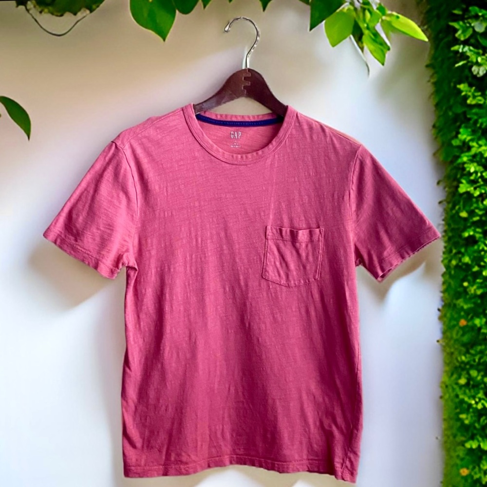 Men’s Gap Pocket T-Shirt